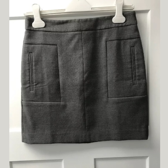 LOFT Women’s Petite Stretch Mini Skirt 2P - Picture 2 of 8